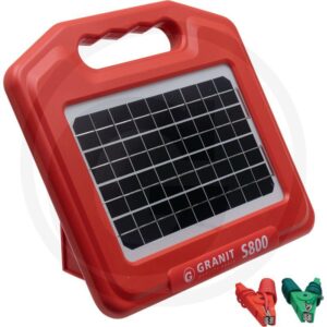 Solar-powered pasture fence energiser 800 including battery