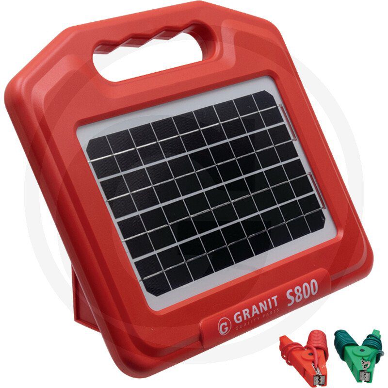 Solar-powered pasture fence energiser 800 including battery